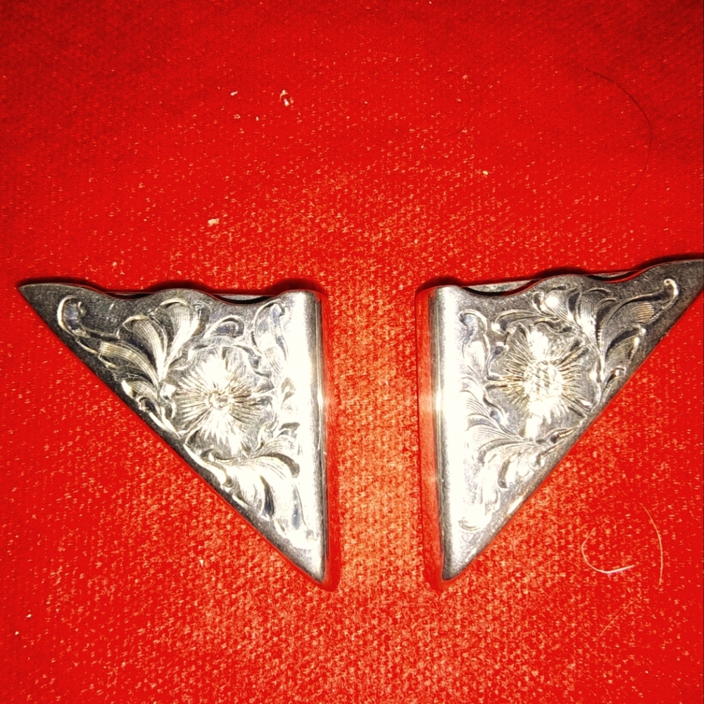 Silver Western collar tips